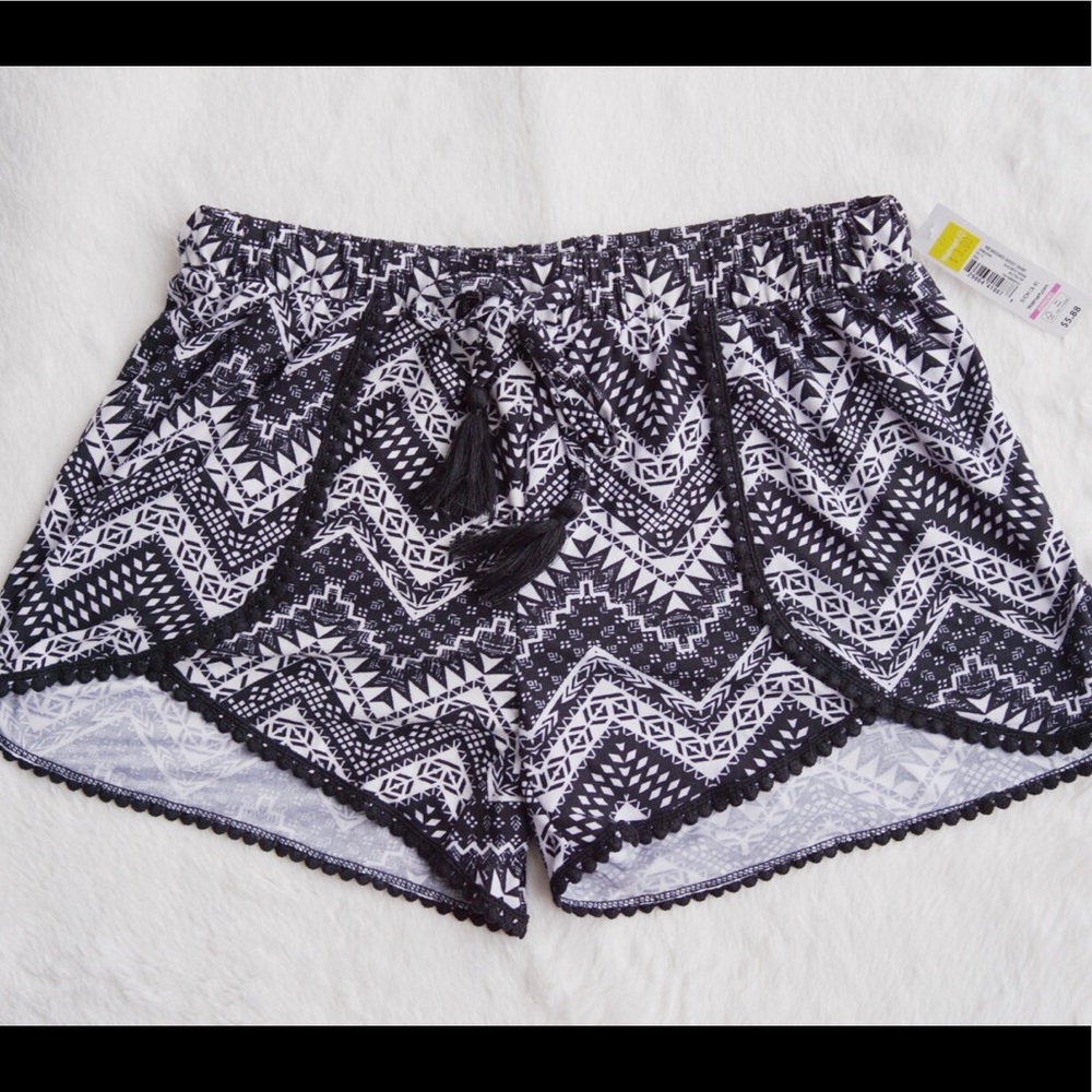 New with tag! Black & White Brushed Jersey Shorts